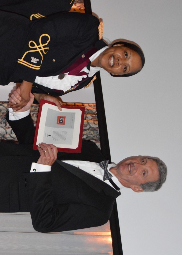 Guest Speaker recieves award