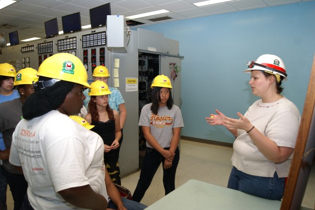 Engineering camp visits Keystone Dam