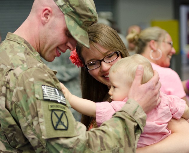 3rd Brigade Combat Team Soldiers return home