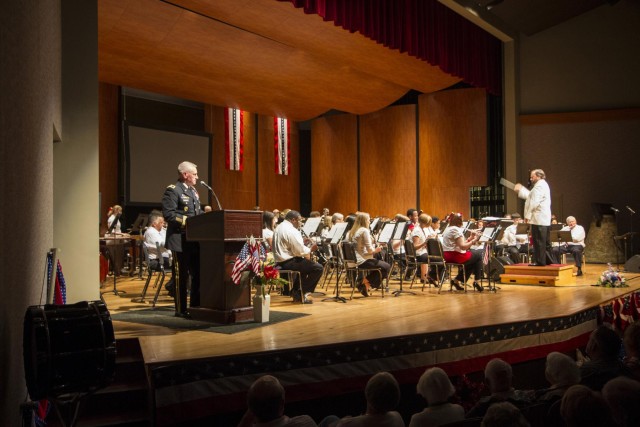 3rd ID commander attends Savannah Winds Patriotic Concert
