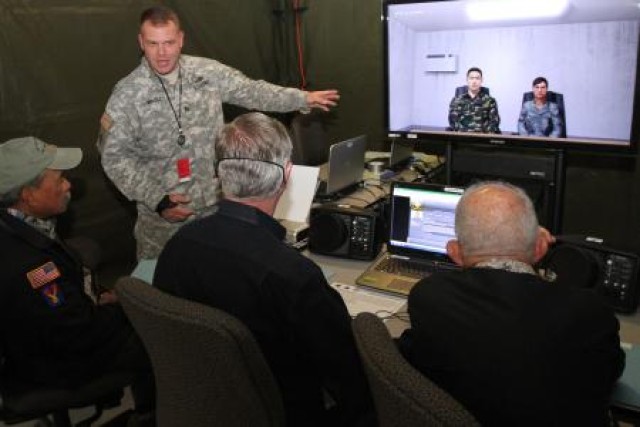 Army secretary challenges civilian aides to help [Image 1 of 5]