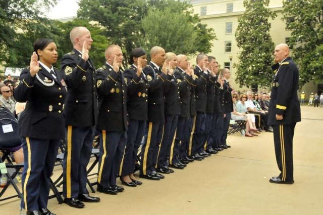 Pentagon birthday bash celebrates Army's 'rich history'