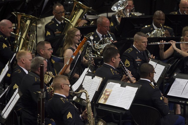 1st Cav band, Central Texas honor freedom with concert