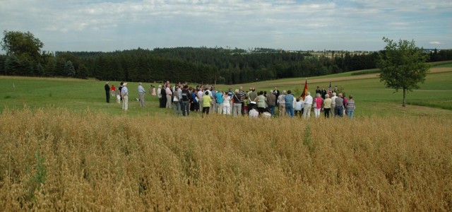 Germans, Americans Honor Fallen U.S. Troops