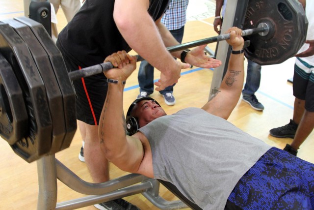 Arifjan Soldiers 'put the strong in Army Strong'