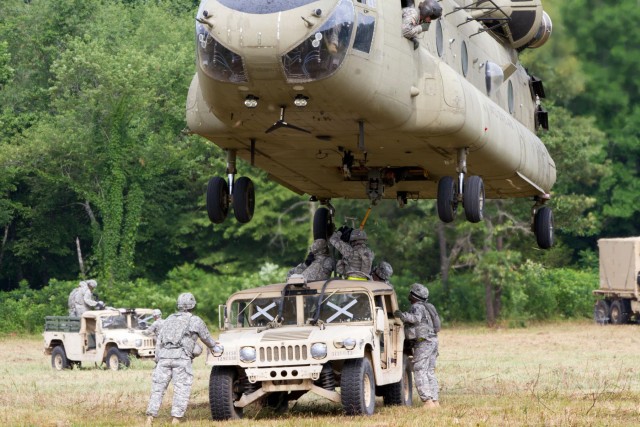 Lifeliners conduct sling load training