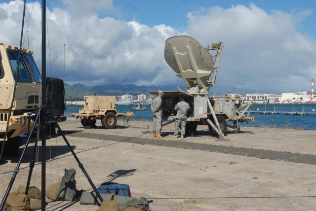 Harbormaster troops demonstrate expeditionary capability during RIMPAC 2014