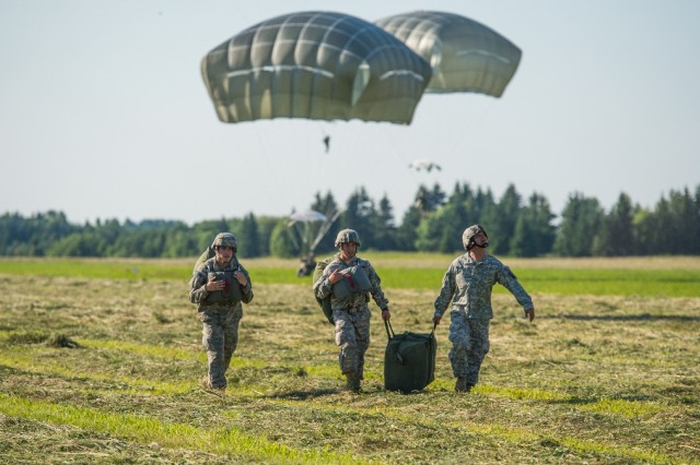 173rd Airborne Brigade 'drops in' on Estonia