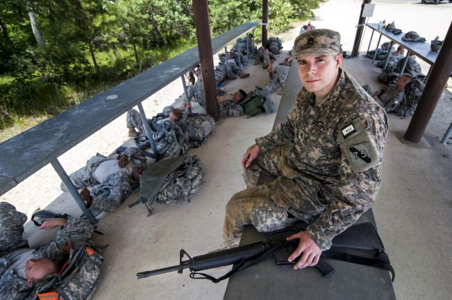 Soldiers tackle warrior tasks during 2014 Army Reserve Best Warrior Competition