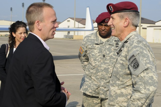 Undersecretary of the Army Visits 82nd Airborne Division
