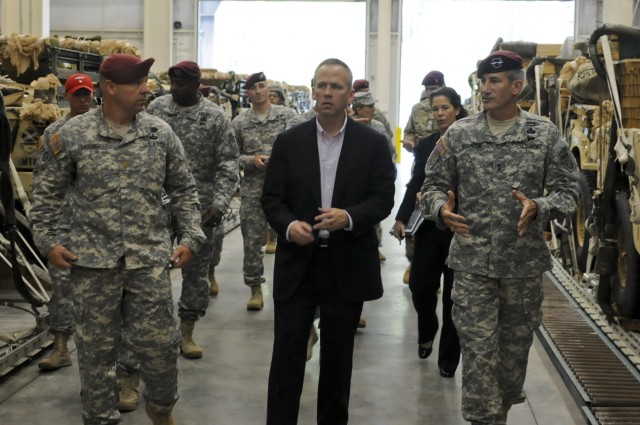 Undersecretary of the Army Visits 82nd Airborne Division