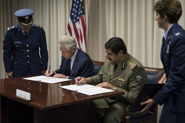 U.S., Qatar Sign Letters on $11 Billion in Helicopters, Defense Systems