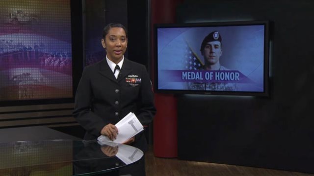 Pitts Remembers "Brothers" While Receiving MOH