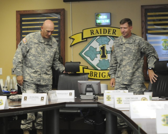 Odierno discusses leadership development, Army future with Fort Carson Soldiers