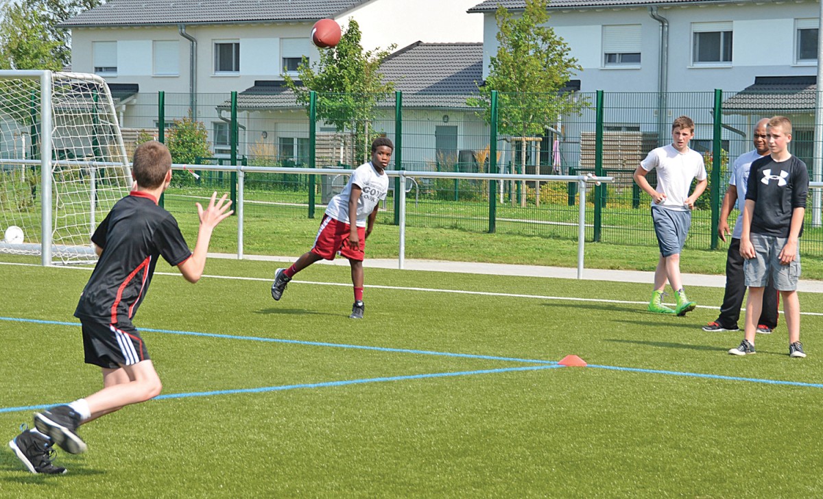 Youth Sports helps quarterbacks, receivers prepare for season at