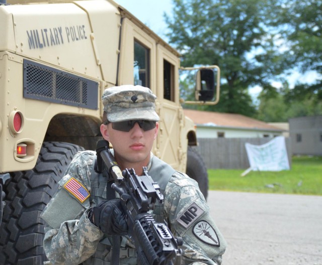 Military police set up simulated defensive position