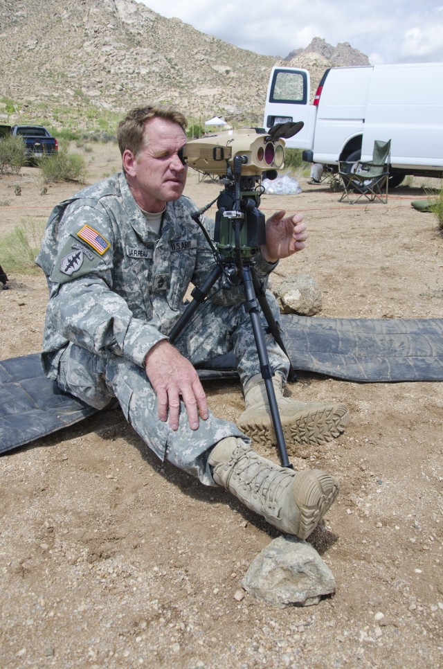 Rapid Equipping Force Peo Soldier Test Targeting Device At White Sands Missile Range Article 