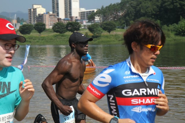 19th ESC Soldiers compete in Hwang River Aquatic Marathon