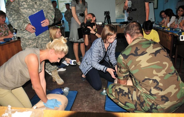 NCNG State Partnership Program in Moldova: US deputy chief of mission participates in Basic Life Support - CPR Workshop