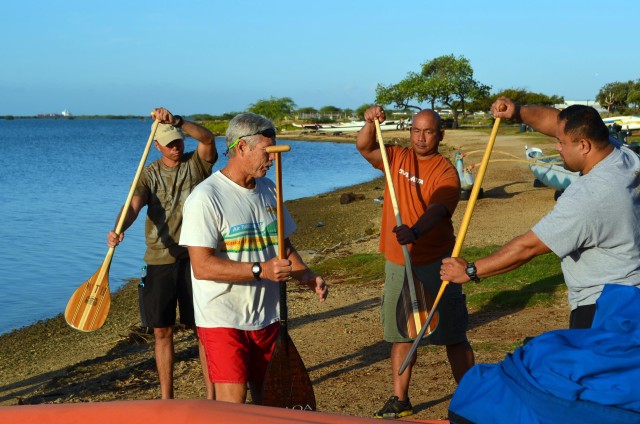 WTB Hawaii Soldiers work on paddling technique as part of Adaptive Reconditioning Program