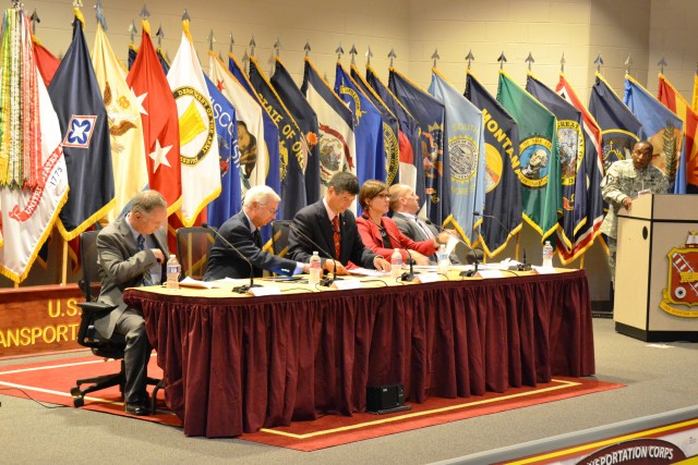 Army researchers talk Future Force logistics with CASCOM staff