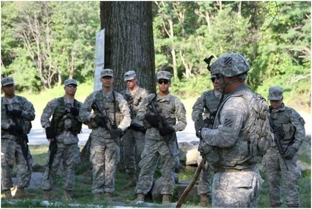 'Patriots' demonstrate field artillery operations to West Point cadets