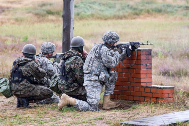 American paratroopers firing an RPG for the first time