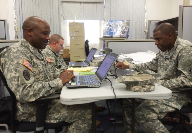 Honolulu District Partners with USCG, FEMA, and Hawaii Civil Defense in Response to Hurricane Iselle