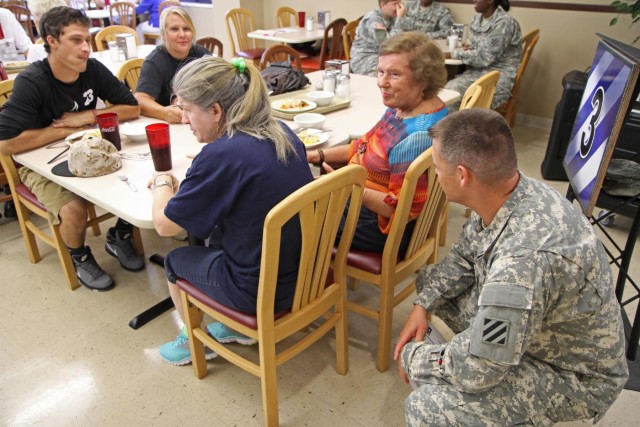 Veterans share stories with Sledgehammer Soldiers during 95th Annual Society of 3ID reunion