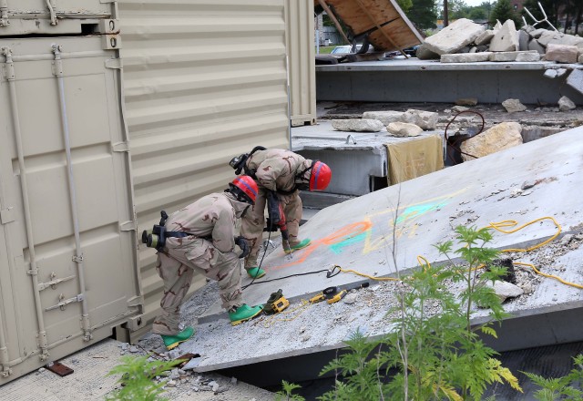 4th MEB trains for disaster on the homefront