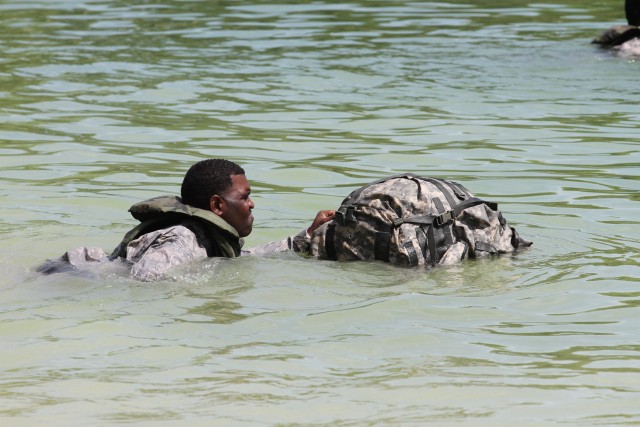 4th MEB troops dive into water operations training