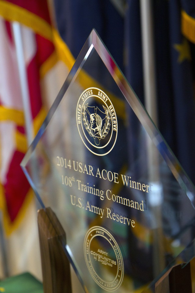 108th Training Command (IET) wins top prize at the 2014 Army Communities of Excellence Awards