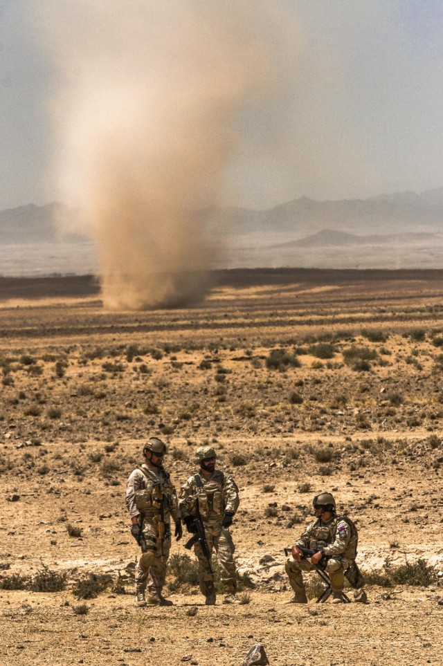 Slovak team trains Afghan soldiers to instruct their own weapons training