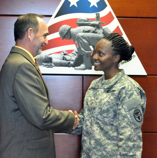 Army Medicine Ambassador welcomes new arrival