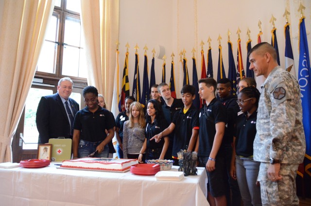 Cake cutting