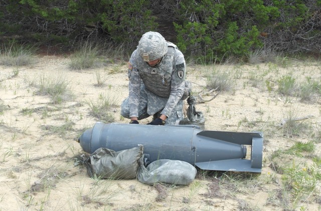 20th CBRNE commanding general thanks 71st EOD Group