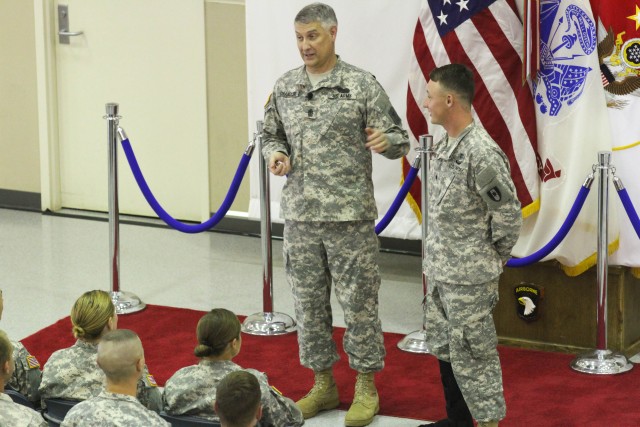 SMA Chandler addresses Soldier, family member questions during Fort Campbell visit