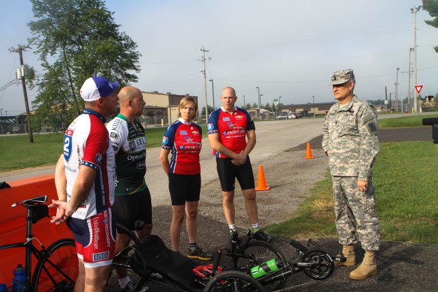 SMA Chandler addresses Soldier, family member questions during Fort Campbell visit
