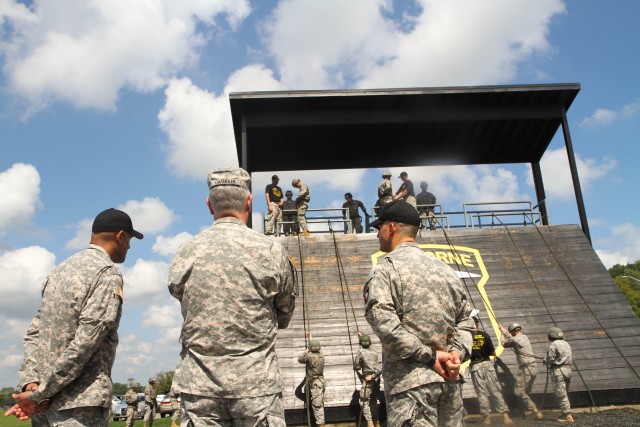 SMA Chandler addresses Soldier, family member questions during Fort Campbell visit