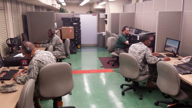 Simulation offers realistic training for contracting Soldiers