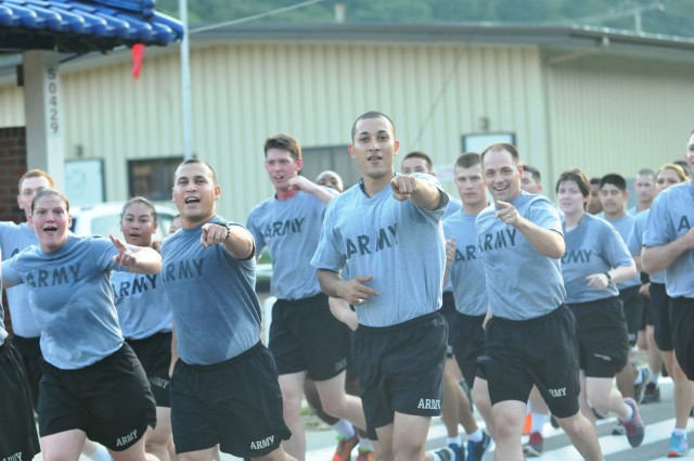 Soldiers shake off two-week exercise with Bde. run