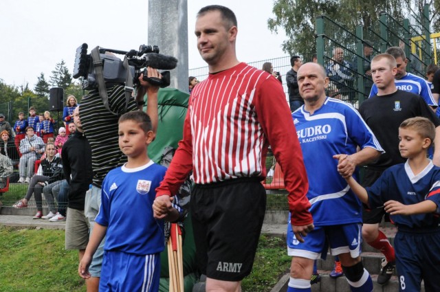 US paratroopers and Polish hosts remember 9/11 with a soccer match