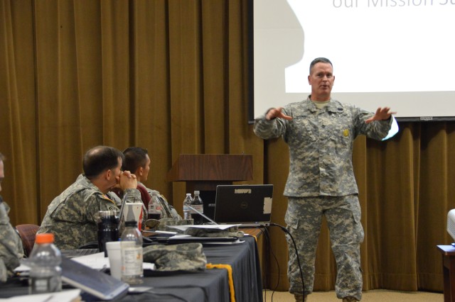 Sgt. 1st Class O'Connell briefs recruiters