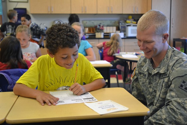 Soldiers mentor elementary students