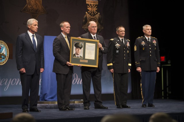 Army Vietnam veterans inducted into Pentagon's Hall of Heroes