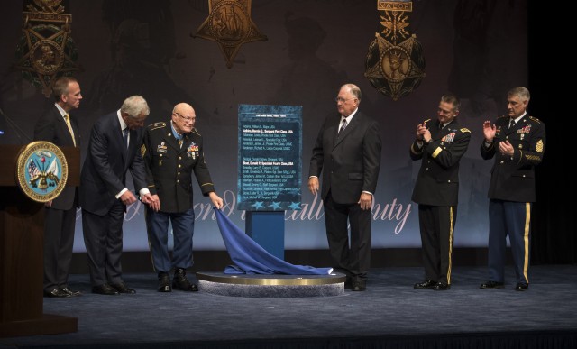 Army Vietnam veterans inducted into Pentagon's Hall of Heroes