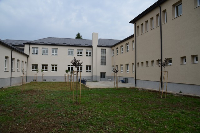 US delivers upgraded school in Kosovo