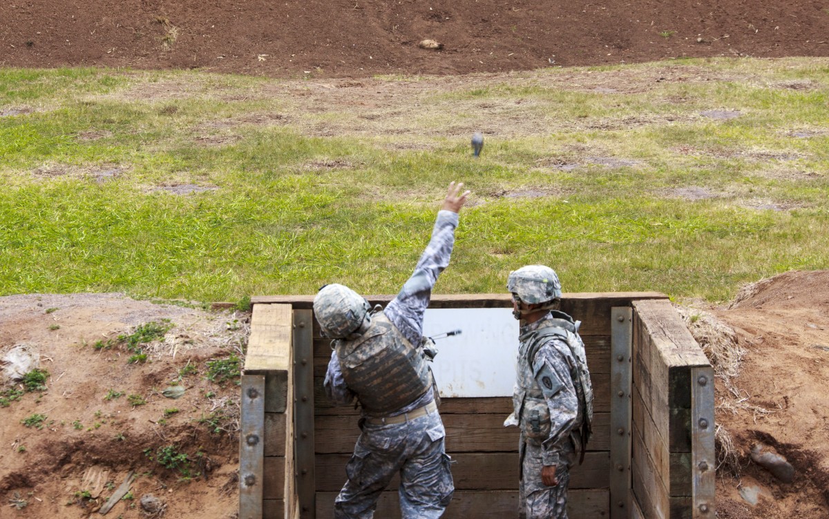 Frag Out: 29th ENG Soldiers throw live grenades | Article | The United