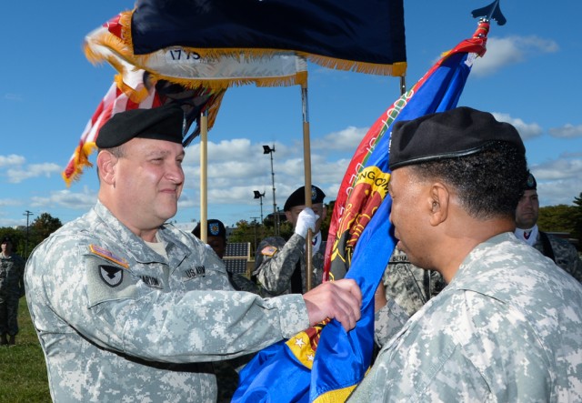 RDECOM welcomes commanding general