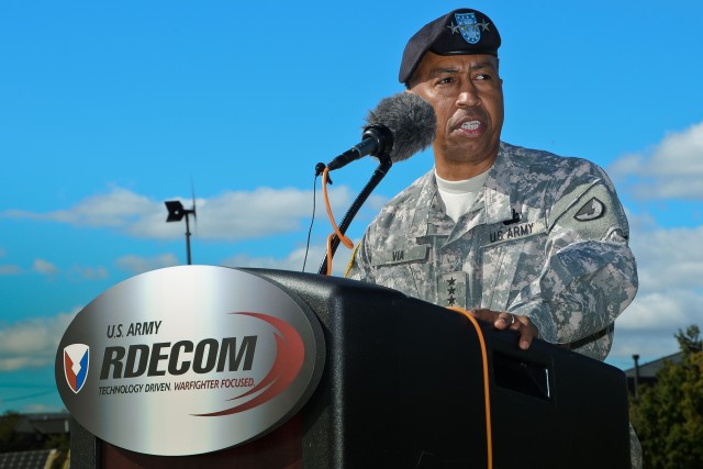 RDECOM welcomes commanding general